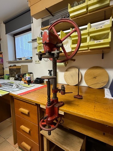 Dosenverschlussmaschine