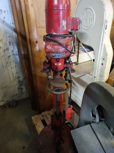 Dosenverschlussmaschine