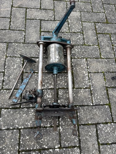 Dosenmaschine