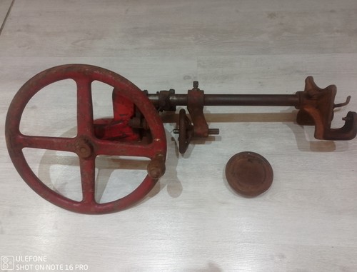 Dosenverschlussmaschine